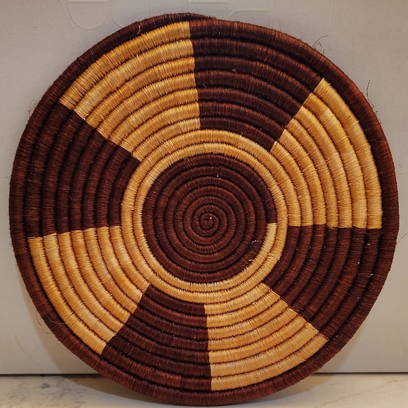 Woven Hotplate Trivit Brown And Beige 10" with Hanger For Use As Wall Decor - Picture 1 of 4